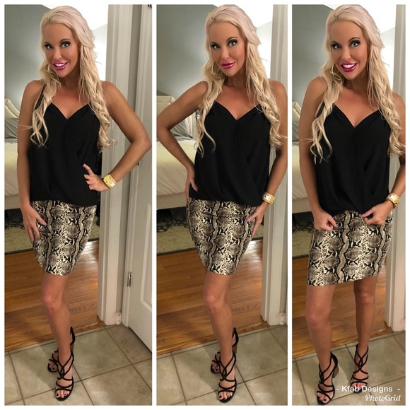 💋LAST 1! High Waisted Snakeskin Skirt! - Picture 4 of 6